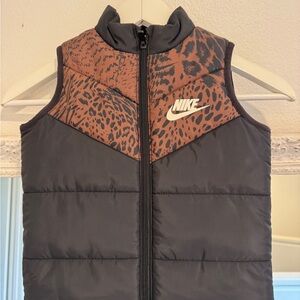 Nike Black and Brown Animal Print Puffer Vest Kids Unisex size 3-4